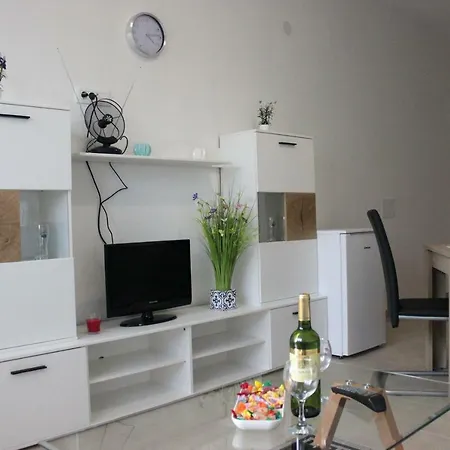 Mihael Apartman